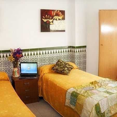 Hostal Estacion Almeria Bagian luar foto