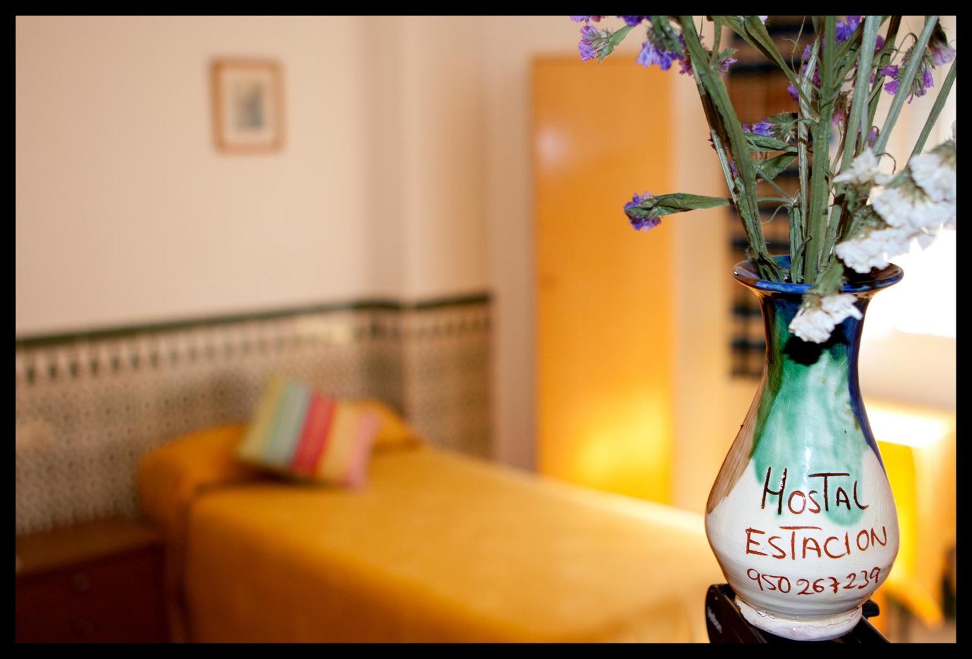 Hostal Estacion Almeria Bagian luar foto