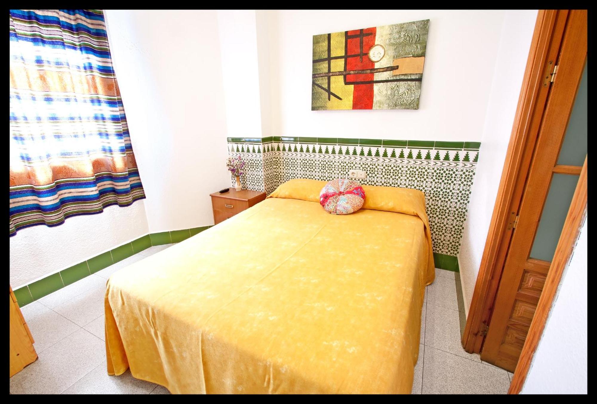 Hostal Estacion Almeria Bagian luar foto