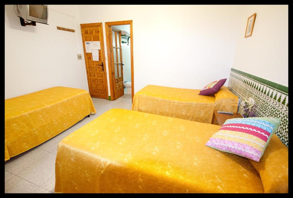Hostal Estacion Almeria Bagian luar foto